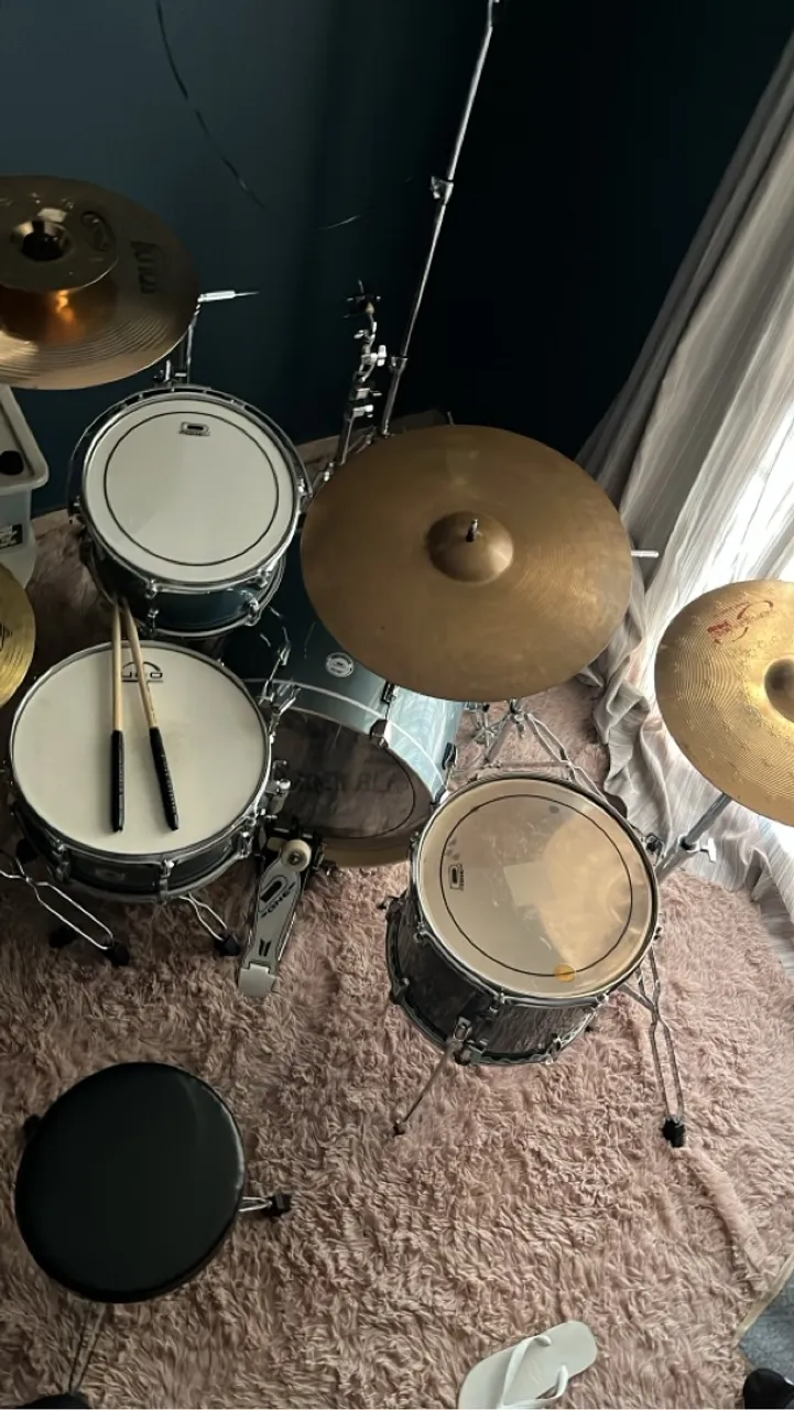 Vendo bateria novinha