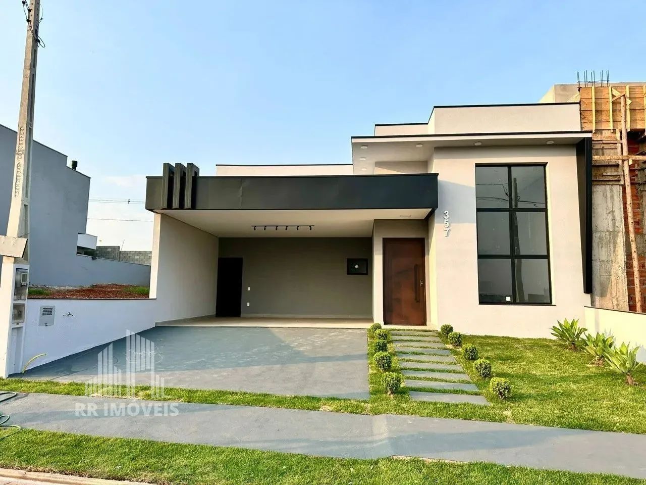 RR0134 CASA A VENDA 187m² JARDIM RECANTO DAS ÁGUAS - OPORTUNIDADE - 3 Dorms 4 Vagas - Nova