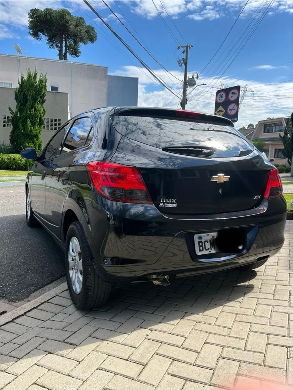 Onix 1.0 JOY apenas 45 mil km originais  - Foto 4