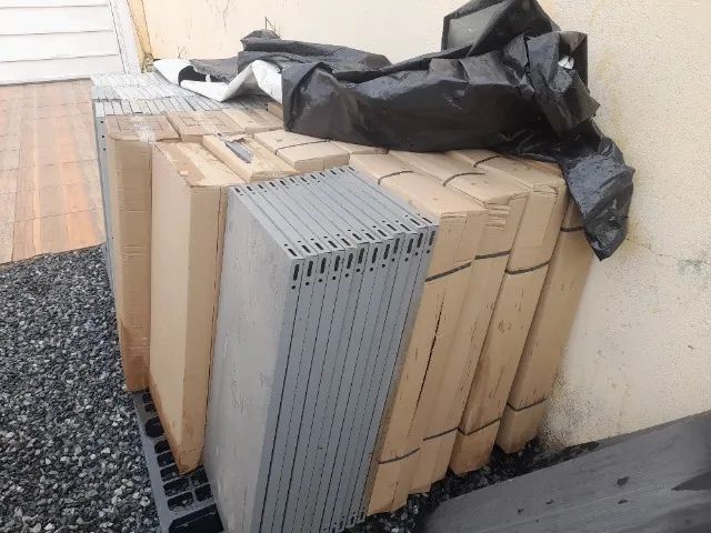 Prateleiras seminovas e novas 