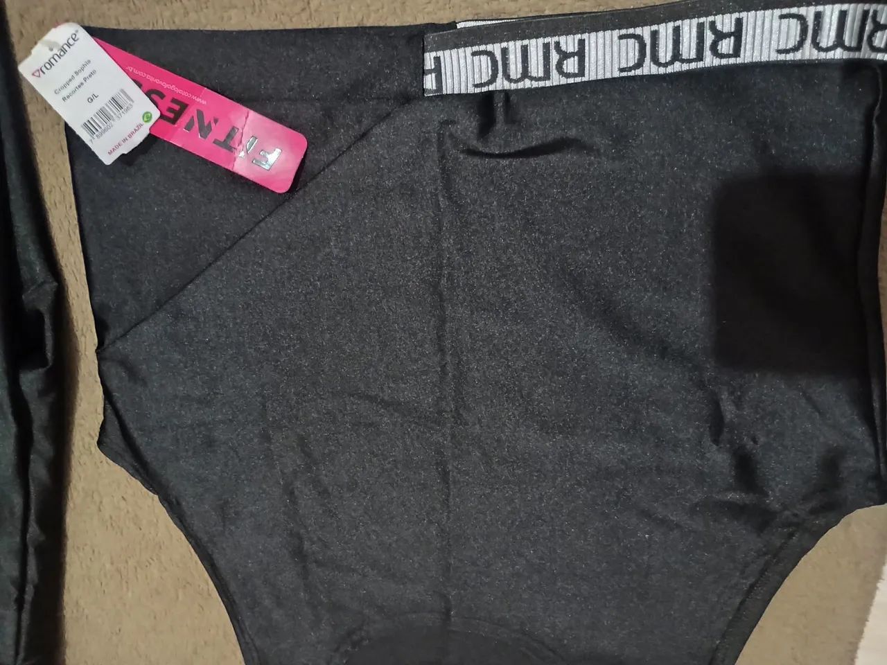 Conjunto de Leggings e Top Fitness Preto RMC - Foto 3