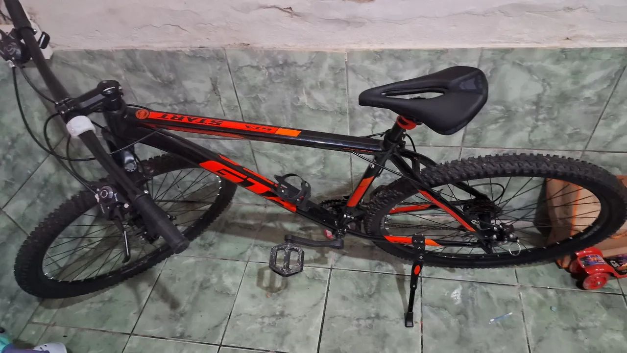 Bicicleta GT aro 28. Utilizada somente uma vez.