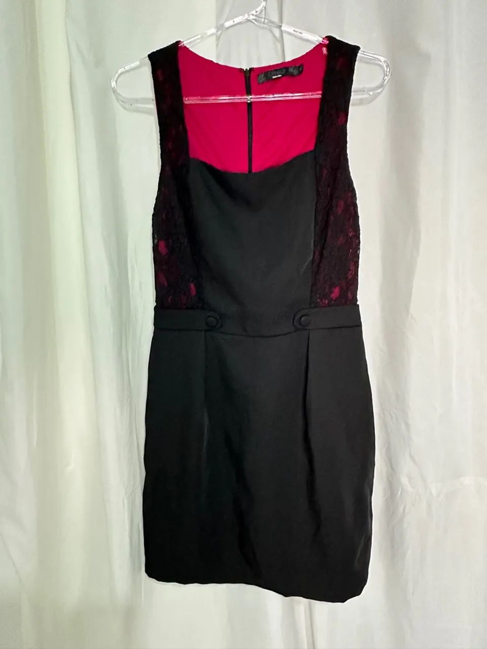 Vestido Open Up Preto com Detalhes em Renda - Foto 4