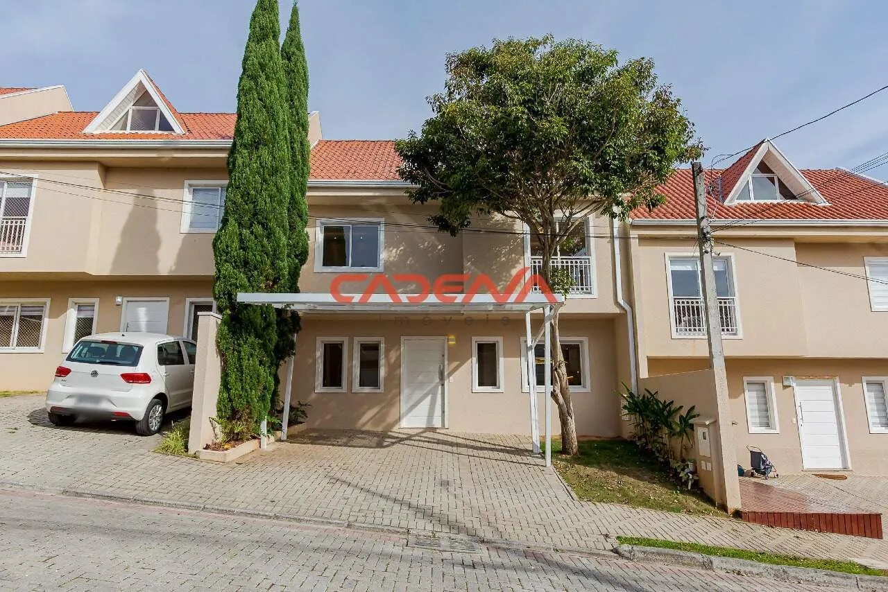 Sobrado com 3 quartos e 1 vaga para aluguel no Barreirinha