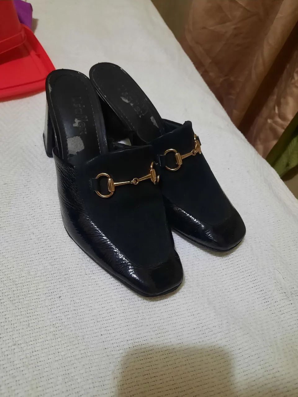 Mule preta elegante