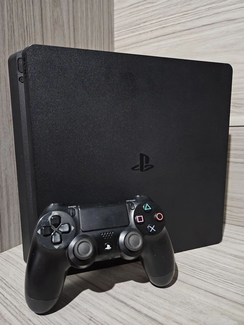 Playstation 4 Slim 