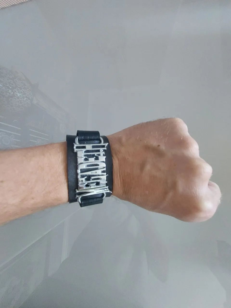 Pulseira de Couro com Nome em Metal da banda Megadeth. - Foto 2