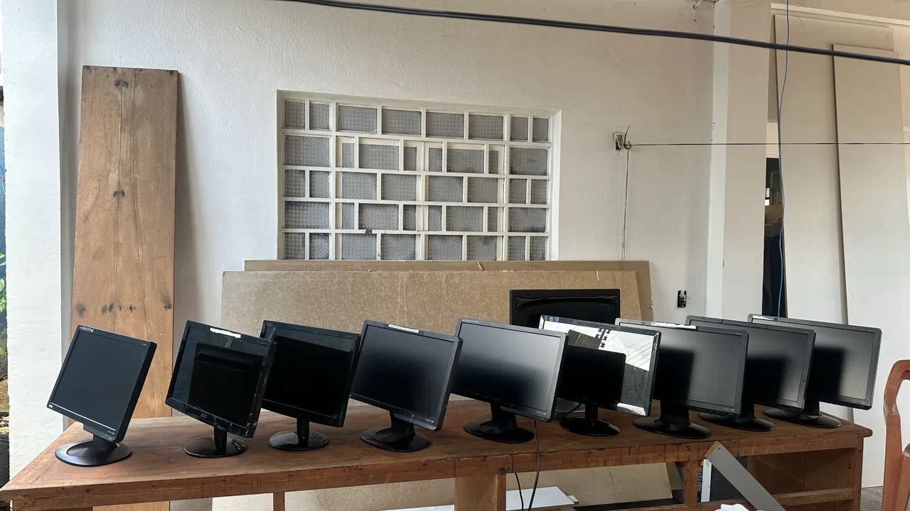 Opportunity! Computer Monitors - As Is64169984167553121