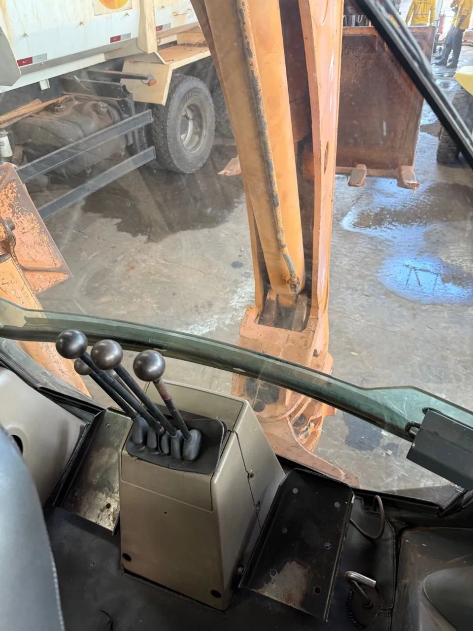 Retro escavadeira CASE 580M 4x2 - Foto 6