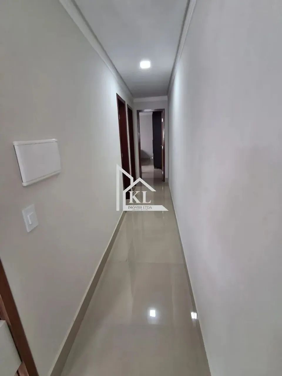 Belíssima casa - Porcelanato- 2 quartos (suíte) na Coophab. - Foto 11