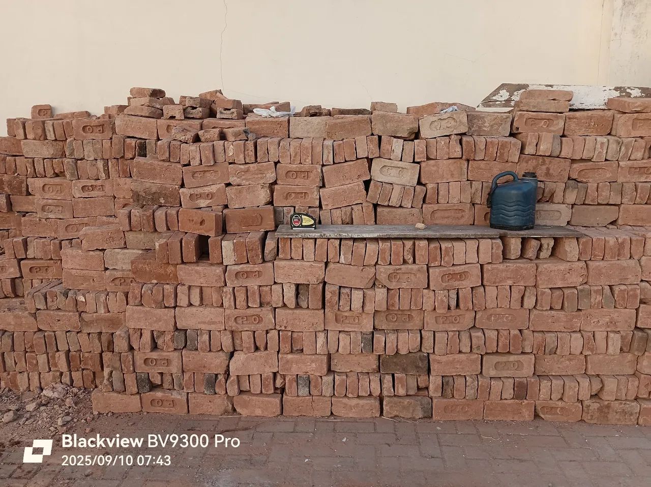 Demolition brick 64187439095170123