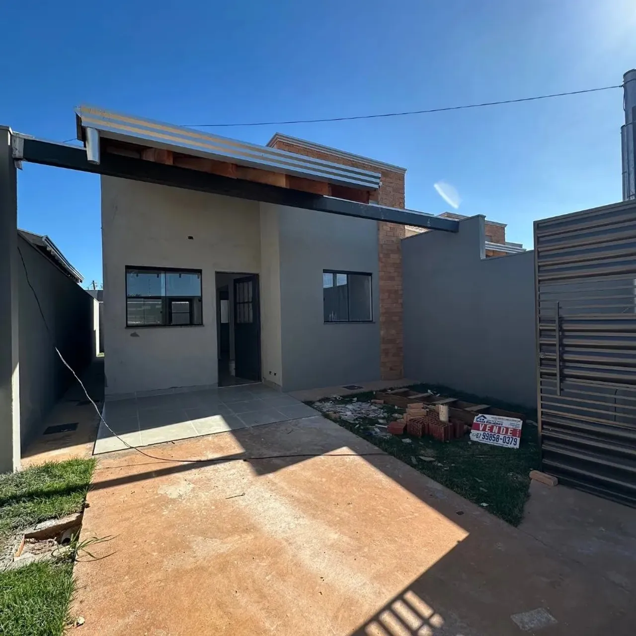 Casa á venda com 2 quartos sendo 1 suíte no Jardim Presidente em Campo Grande - MS