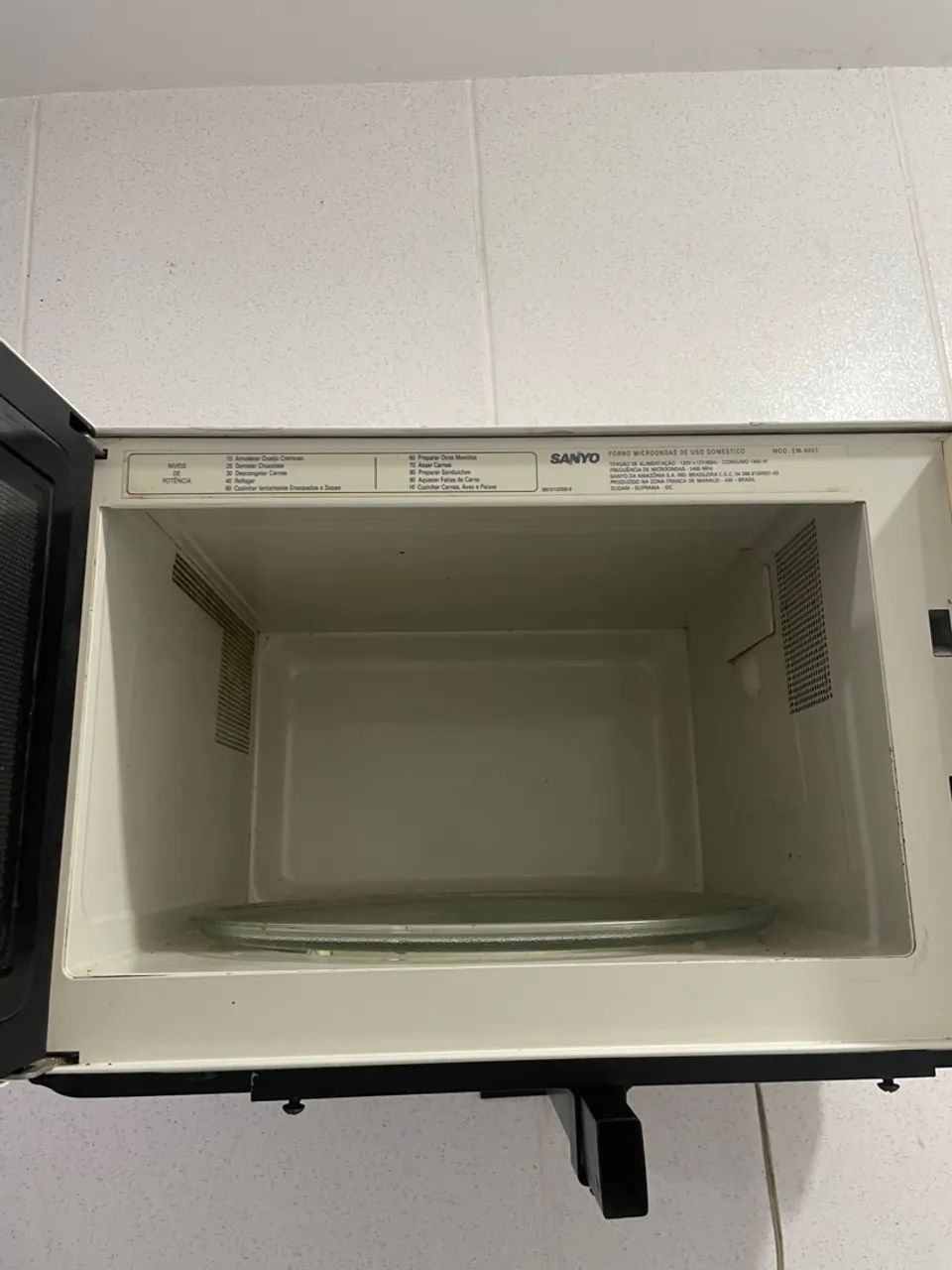 Micro-ondas Sanyo 20 Litros