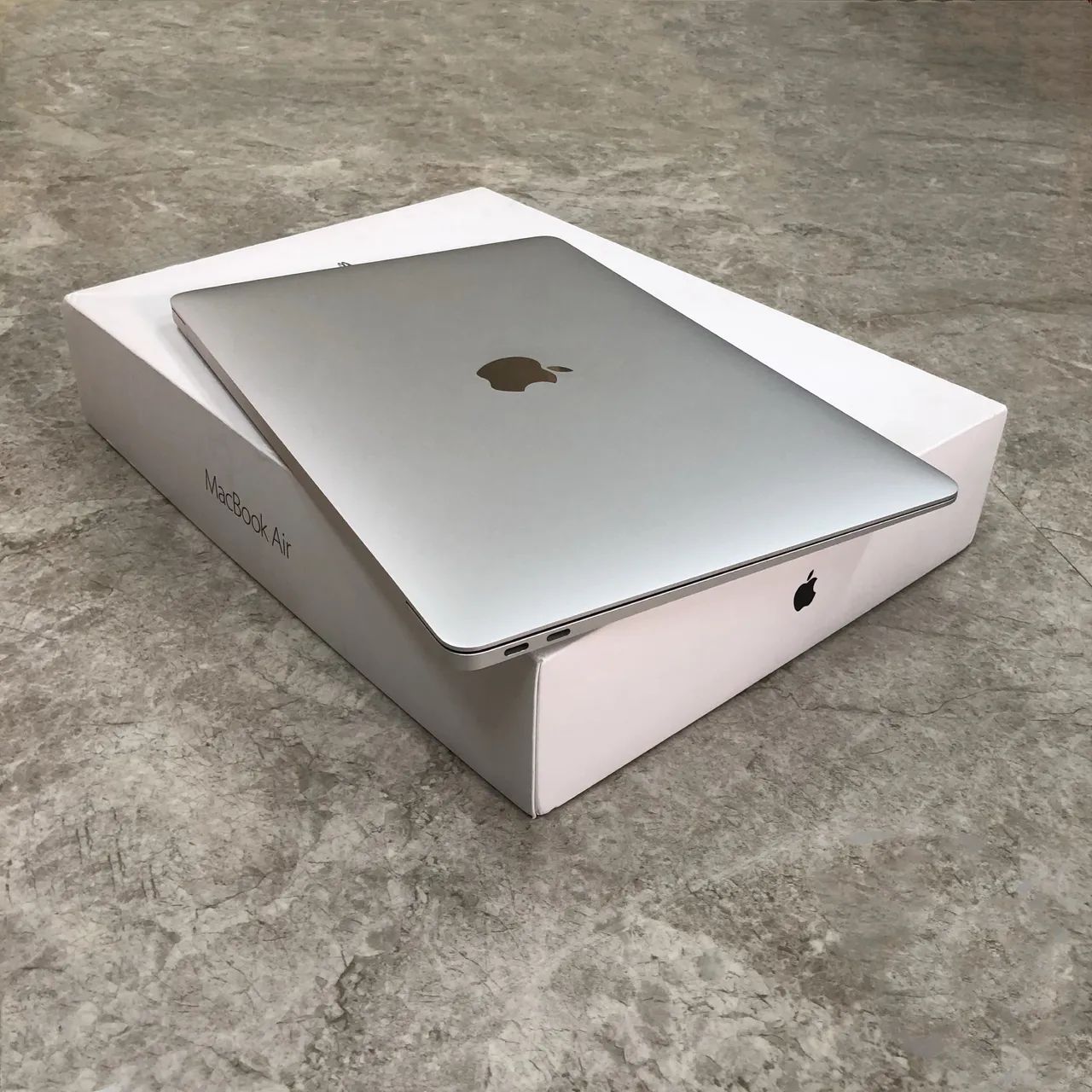 Apple MacBook Air M1 (2020) Lacrado - Notebooks - Setor