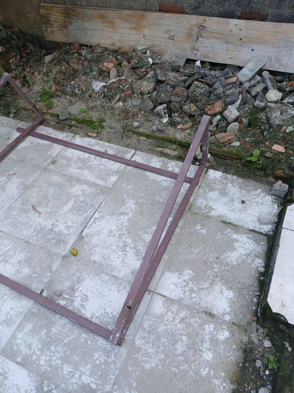 Toldo de estrutura de ferro e telha galvanizado 