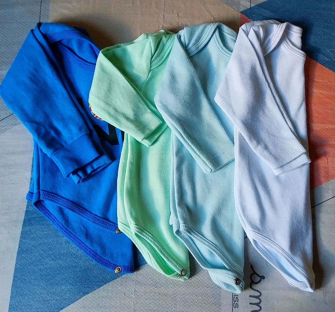 Kit de 4 bodys de bebê menino 