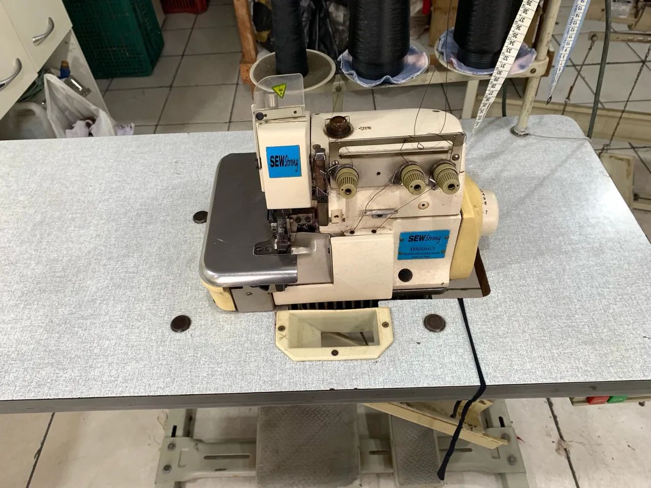 Máquina Overloque Industrial SewStrong