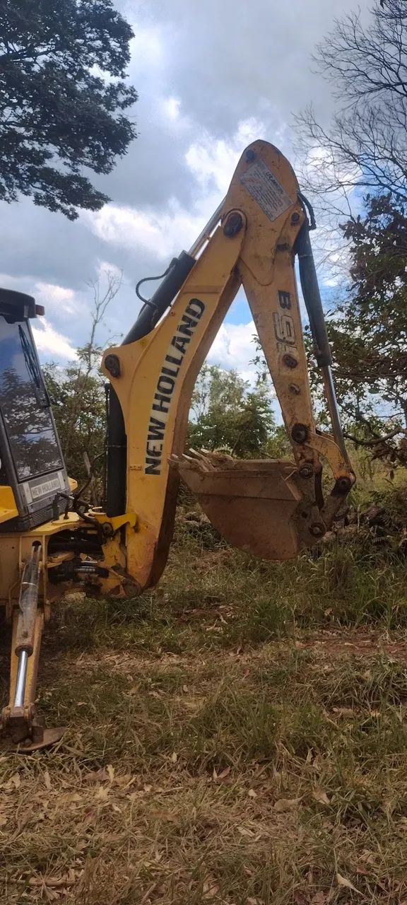 Retroescavadeira New Holland b95b 2014 - Foto 3