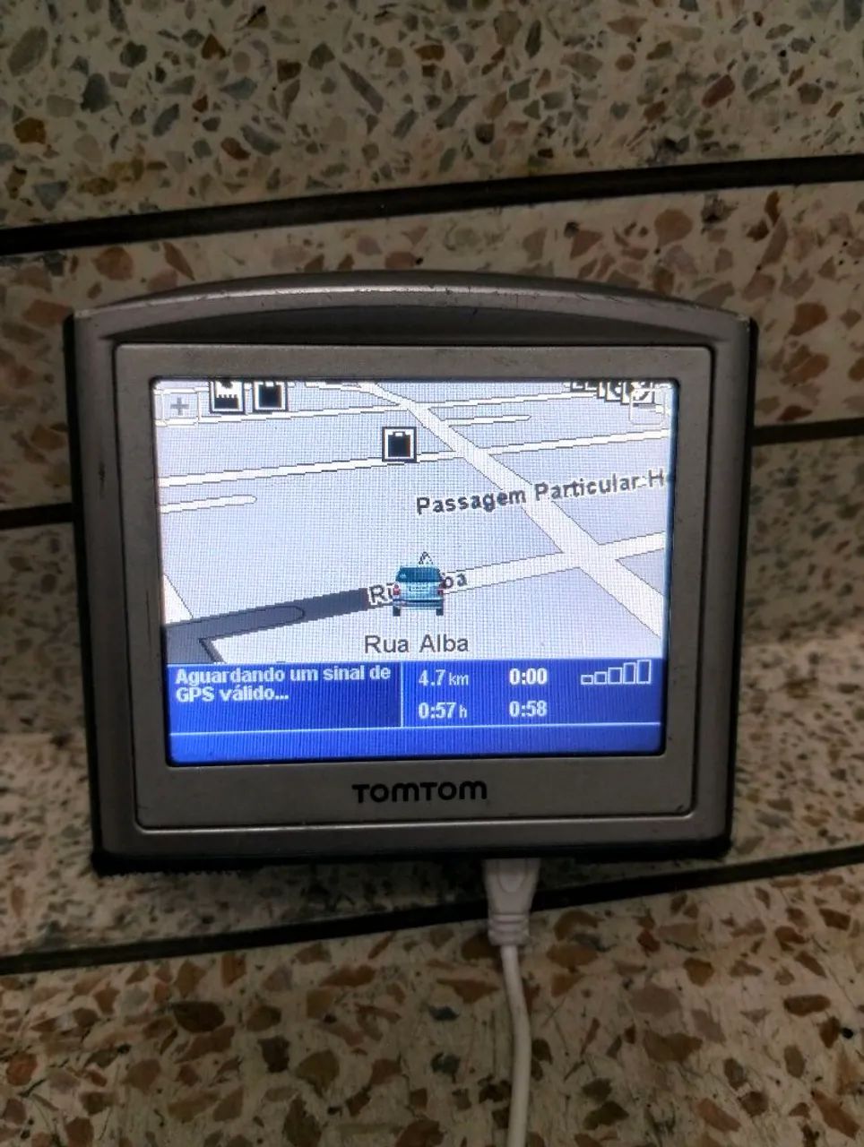 GPS Navegador TomTom ONE Clássico - Perfeito para Colecionadores ou Uso Casual