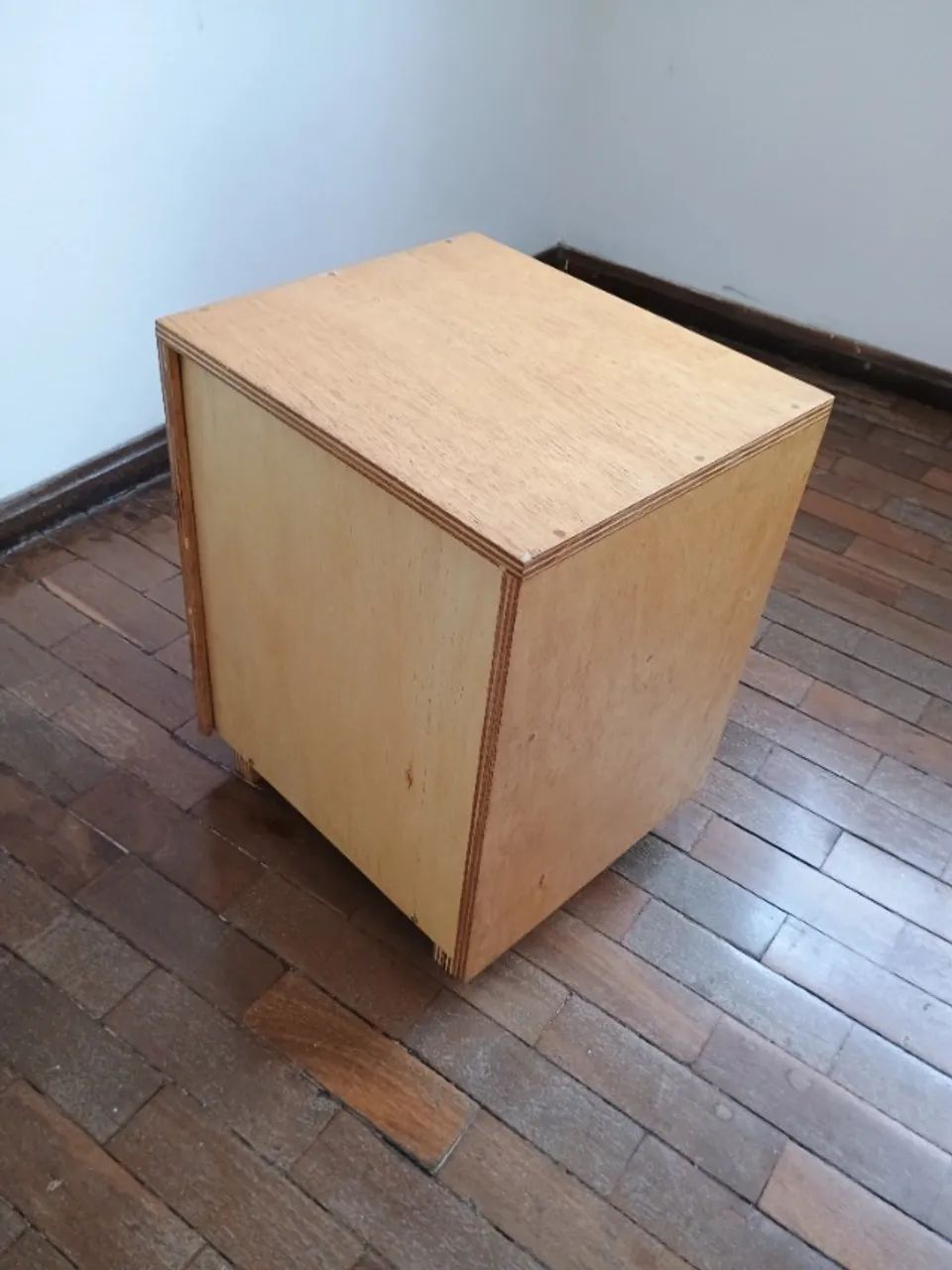Criado mudo / mesa de cabeceira em compensado naval - Foto 5