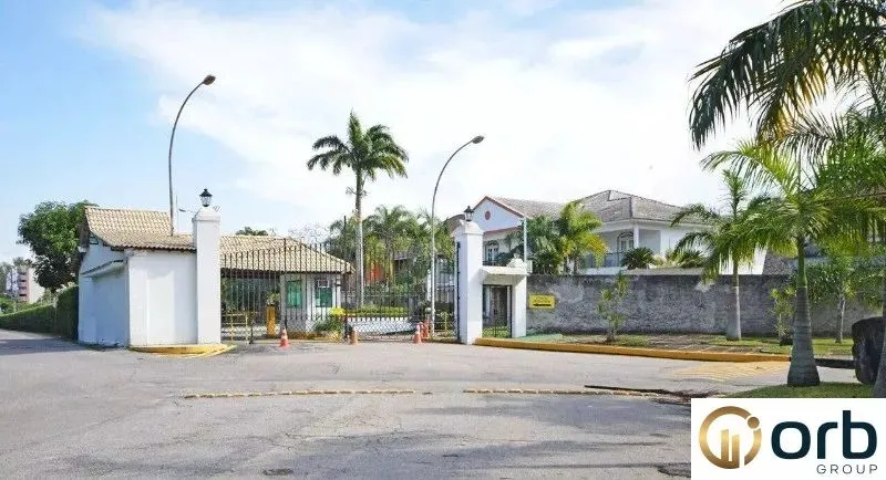 Leilão de Casa Luxuosa na Barra da Tijuca - 5 quartos, 5 suítes, 1 sala, 5 banheiros, 1 va