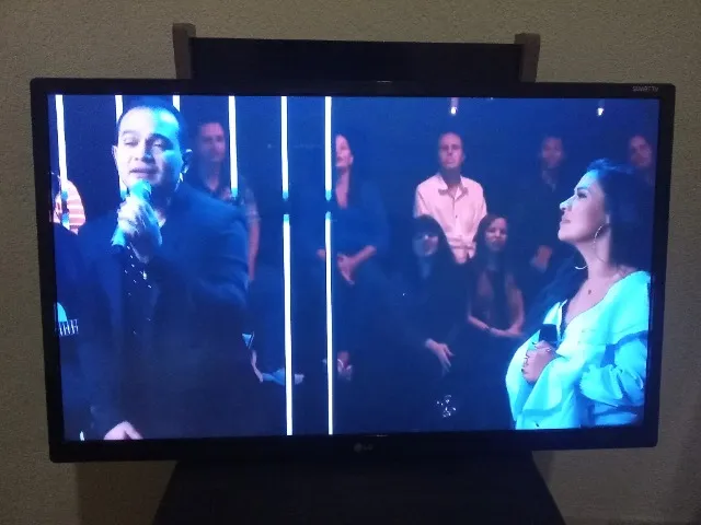 TV LG smartv 28 polegadas semi nova