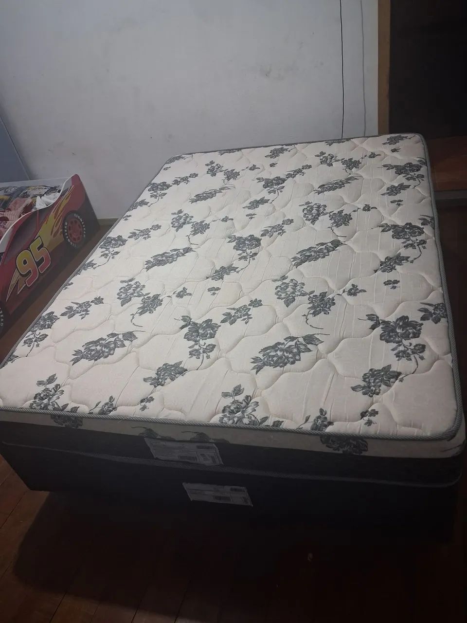 Cama box com colchão64330587823490120
