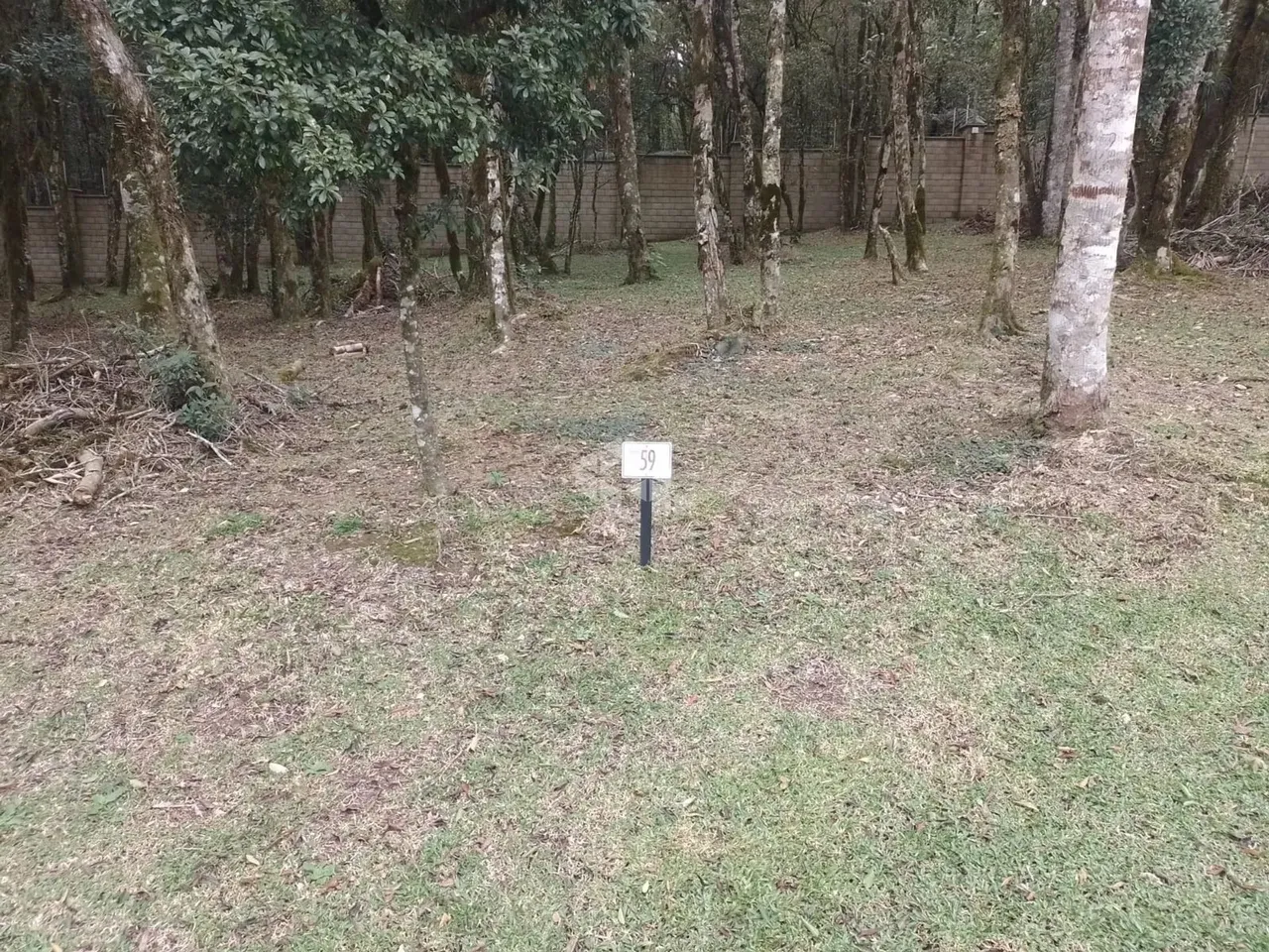 TERRENO 420M², LOCALIZADO CONDOMÍNIO VILA MARIANA, A 5 MINUTOS DO CENTRO