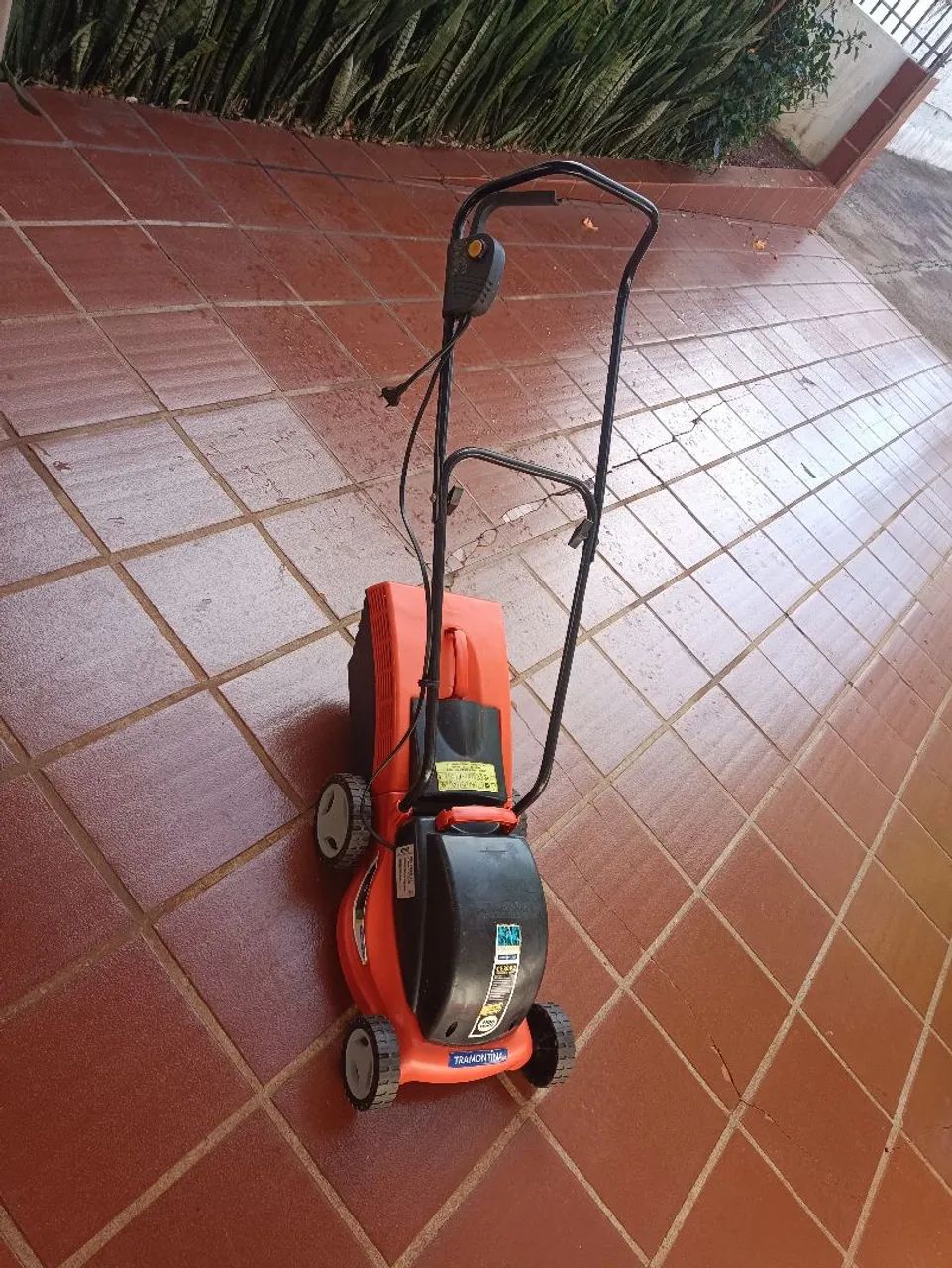 Cortador de grama Tramontina 220v. - Foto 2