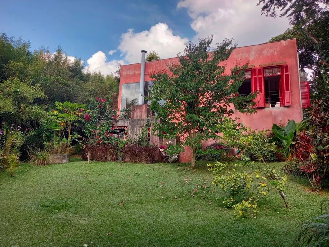 Casa Rústica estilo LOFT com Pé direito Alto!