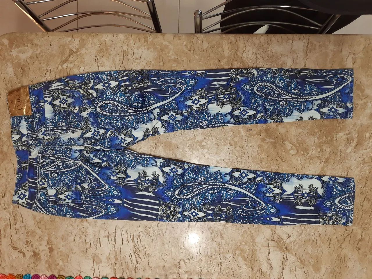 Calça Jeans Coca-Cola Denim Estampada - Tamanho 38 - Foto 2