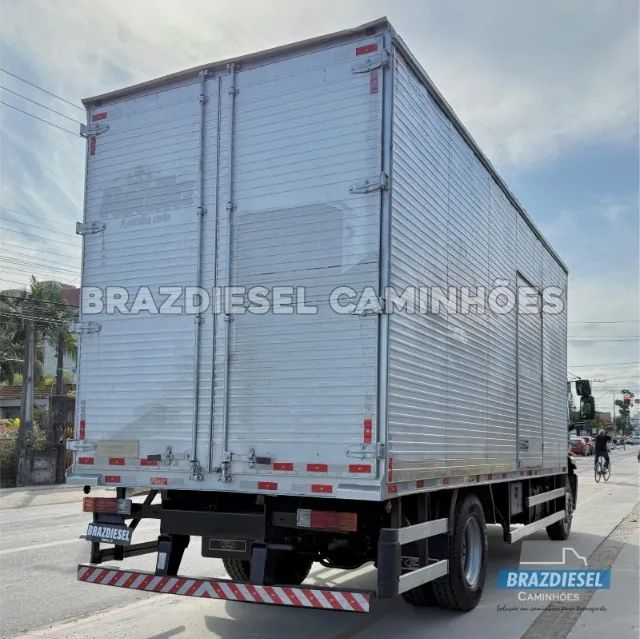 Ford Cargo 1719 2013 baú 6,80 x 2,80m - Foto 4