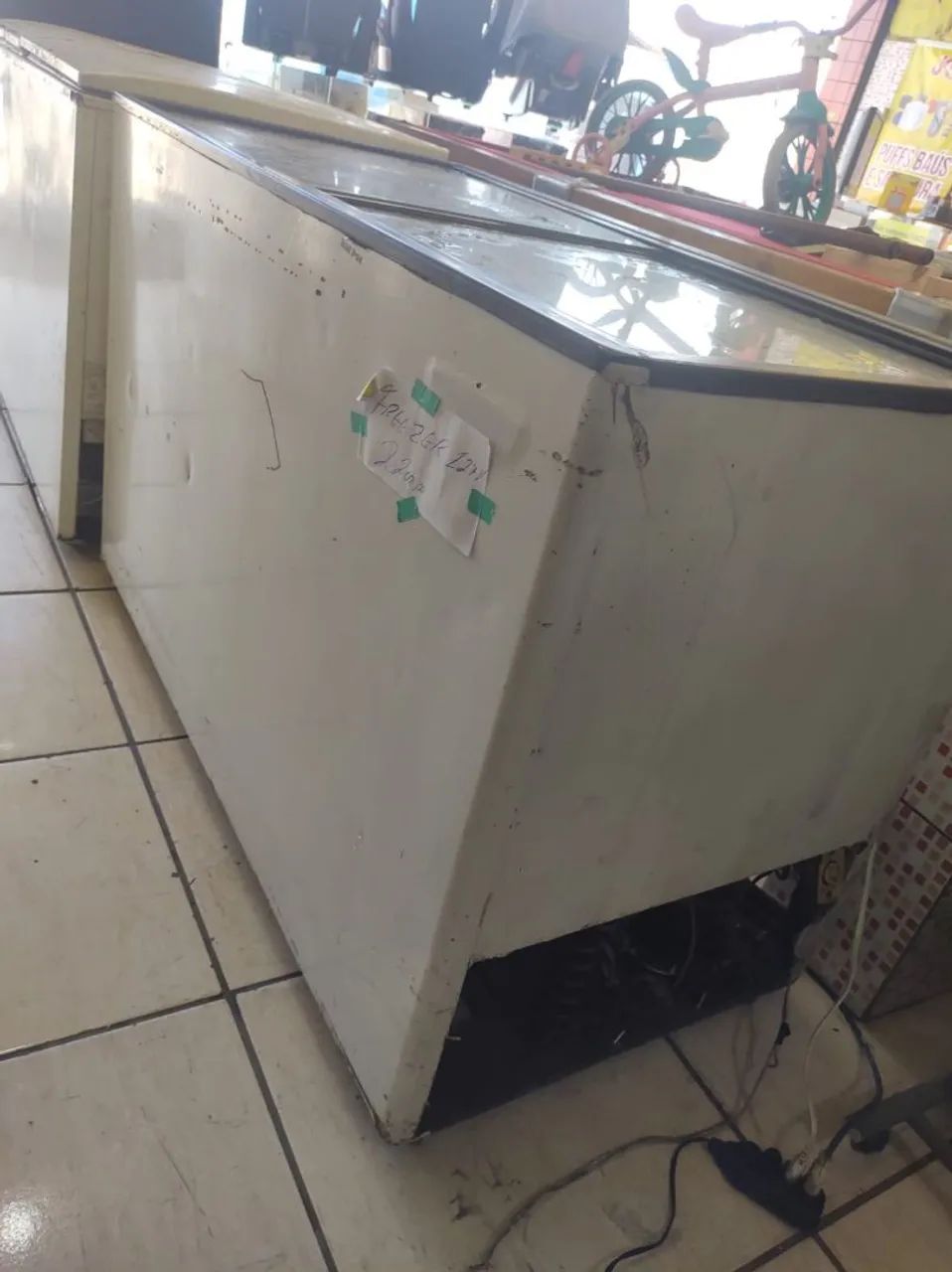 Freezer Expositor 127V - R$2000,00   estamos Localizados na praia grande * - Foto 2