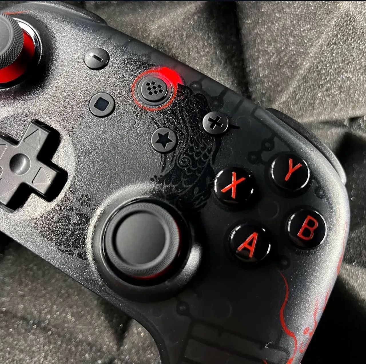 Controle Sem Fio 8BitDo Ultimate 2C - Edição Black Myth Wukong  - Foto 4