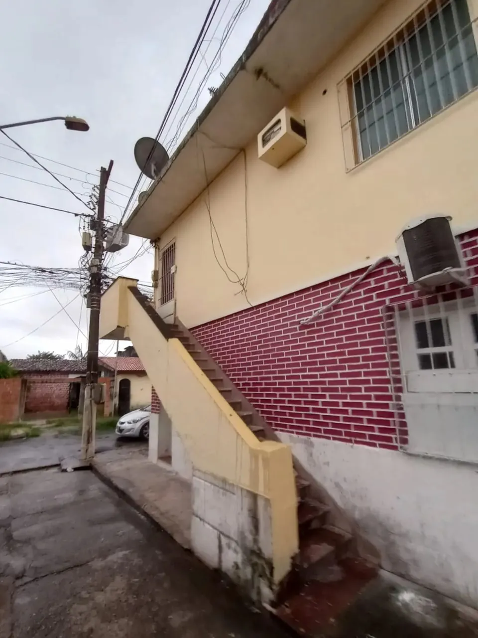 ALUGO CASA NOS ALTOS DE 3/4 COM ÁREA AMPLA ATRÁS, PROX AO IT CENTER