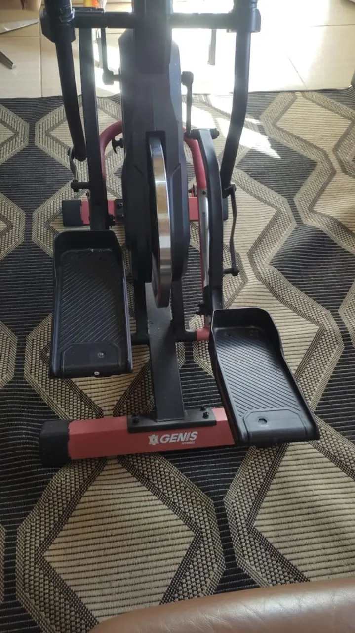 Elíptico Genis Fitness