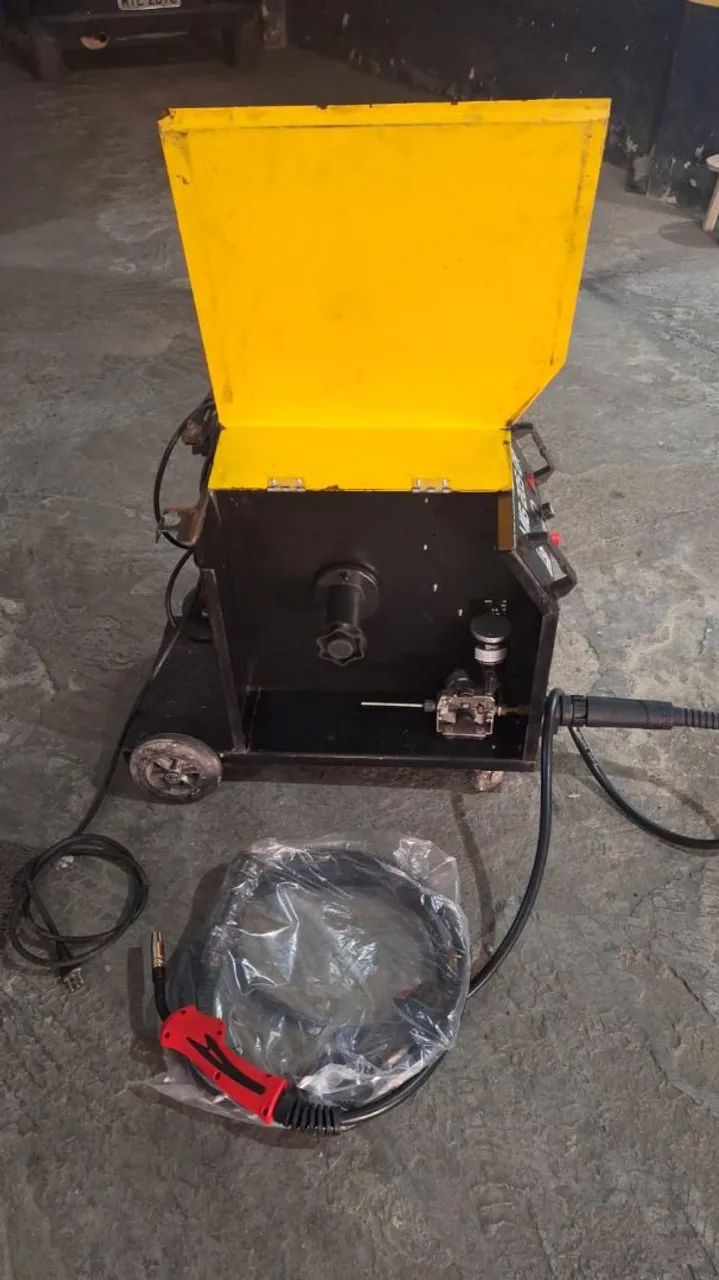 Máquina de Solda MIG V8 Brasil 205 BR 220v mono - Foto 2