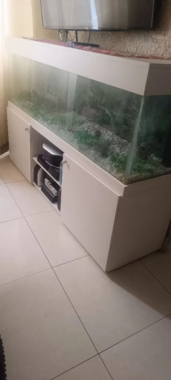 Aquário com móvel 