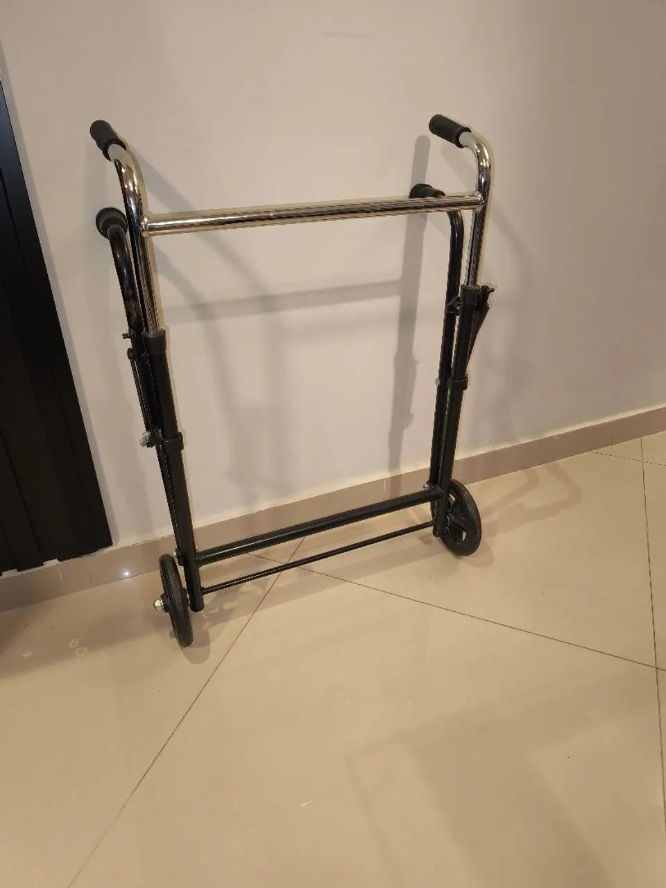 Andador com Rodas - Conforto e Segurança - Foto 3
