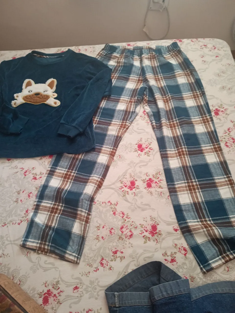 Pijama Feminino em Chenille Frenchie Intimissini