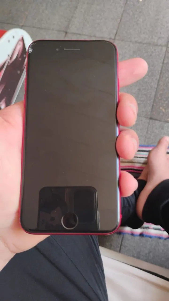 iPhone SE (2ª geração) Vermelho - 64GB