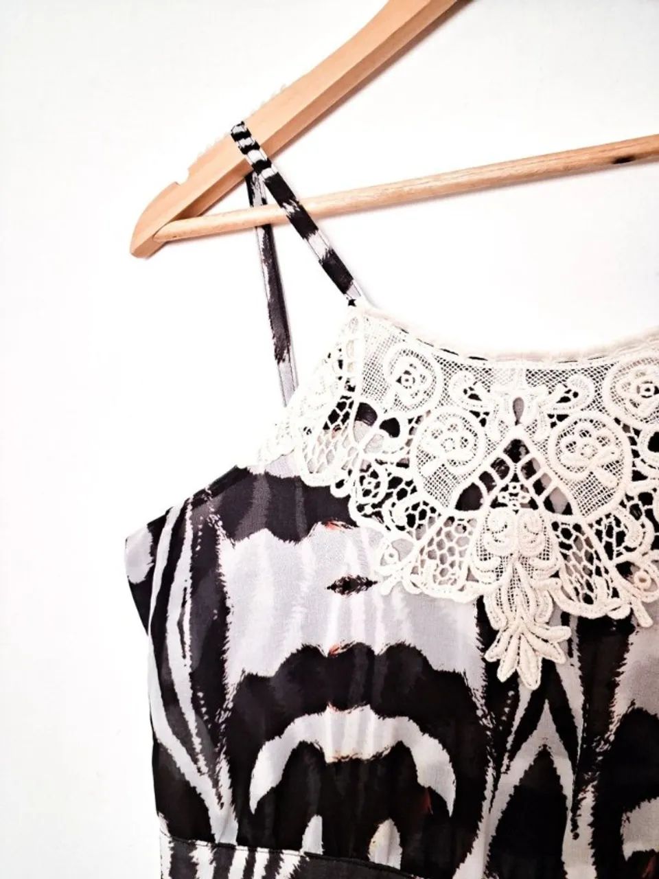 vestido longo estampado com renda ilícito - Foto 5