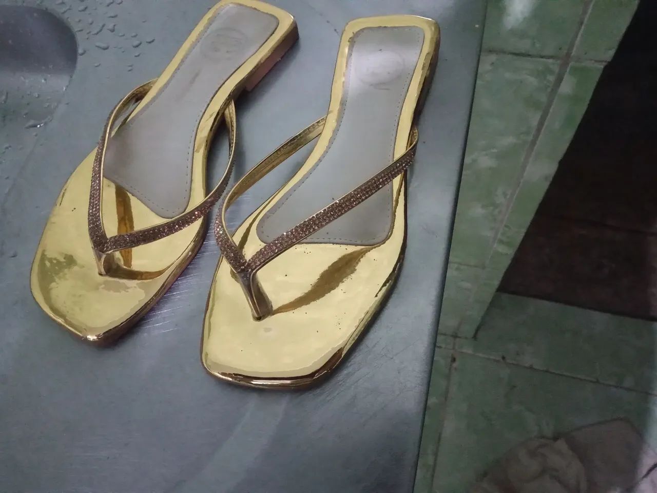 Sandálias Dourada  usado 1 vez