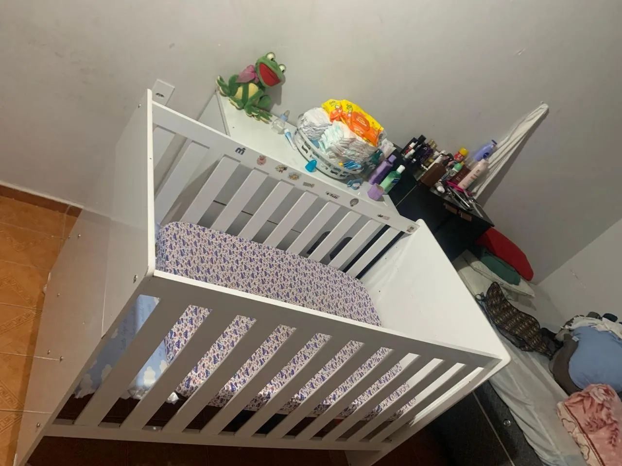 Berço em boas condições 150$ retirada no psul