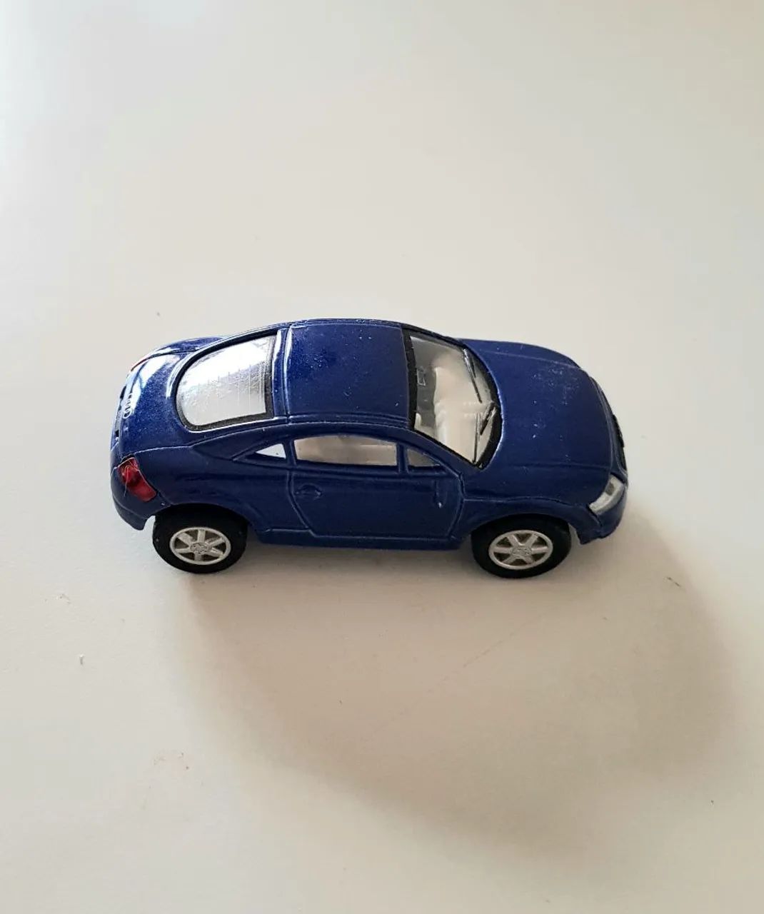 Audi TT Coupé azul miniatura de 2003 da kinsmart - Hobbies e