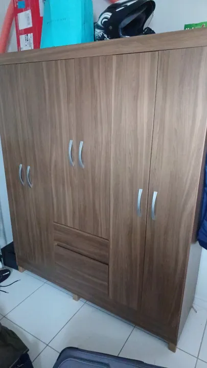 Guarda-Roupa 6 portas