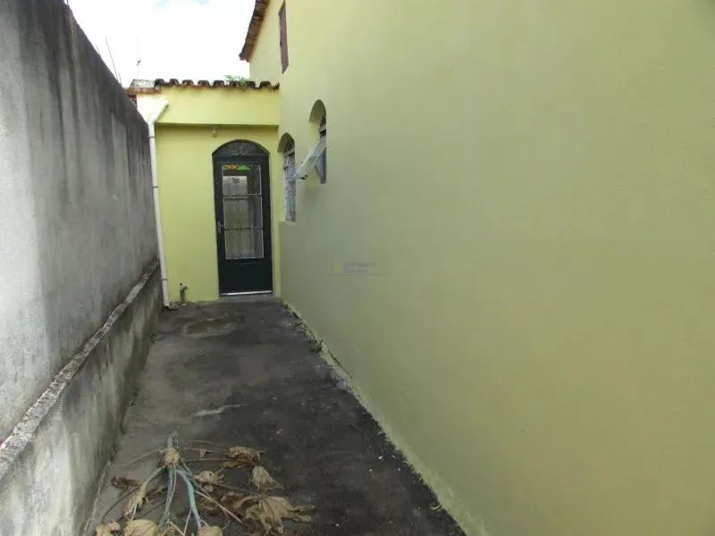 CASA DOIS QUARTOS COM SUITE, 4 VAGAS DE GARAGEM E AREA EXTERNA - Foto 4