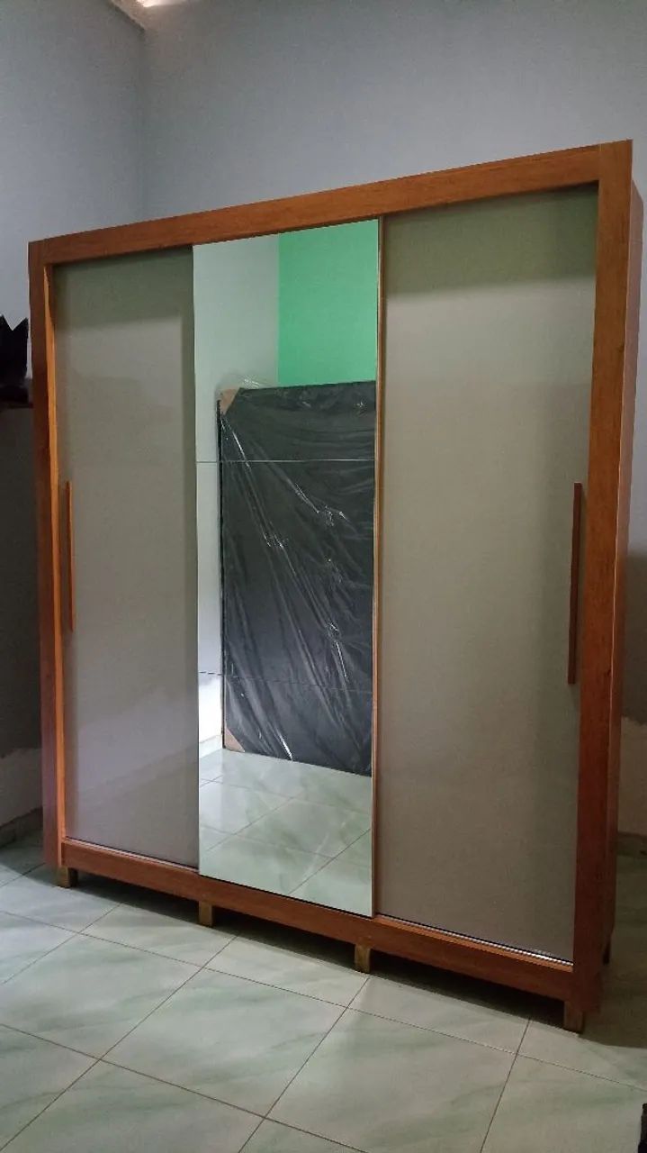 Guarda-Roupa casal 