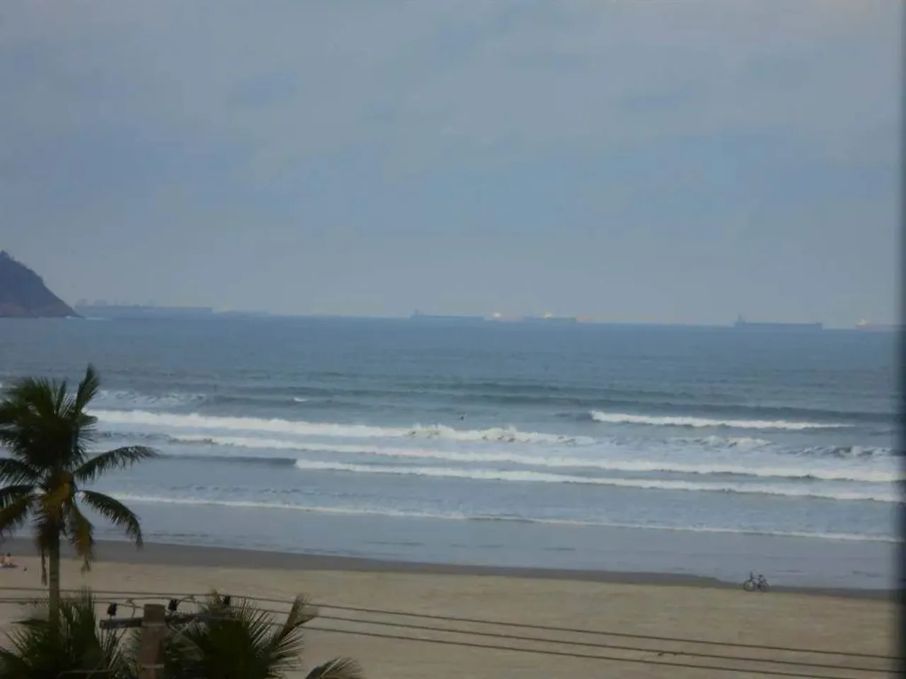 FRENTE AO MAR, APARTAMENTO 03 DORMITORIOS, LAZER COMPLETO, NA IMOBILIARIA EM PRAIA GRANDE.