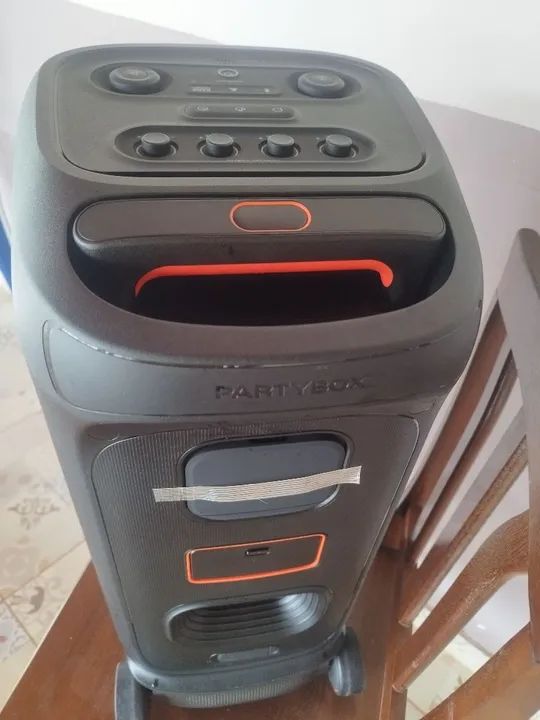 Caixa de som JBL Partybox Stage 320 com luzes e Bluetooth - Foto 6